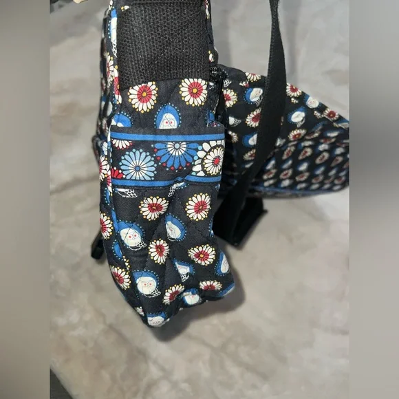 Vera Bradley messenger bag. - Picture 5 of 11